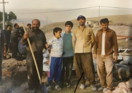 ️ تصاویر دیده نشده از دکتر پزشکیان در حال کارگری کردن برای ساخت خانه بهداشت!