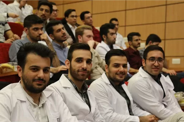 بلای مجوزهای وسیع پذیرش دانشجوی دکتری دامن گیر دانش آموختگان شد/ سراب دکتر شدن در سایه بیکاری قطعی!